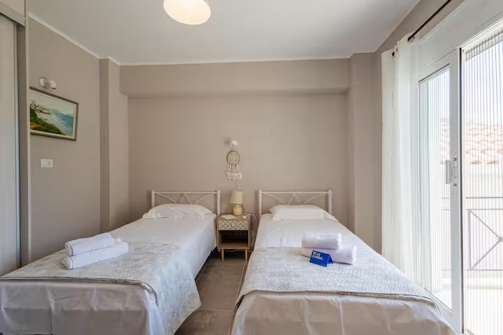 Double bedroom with balcony