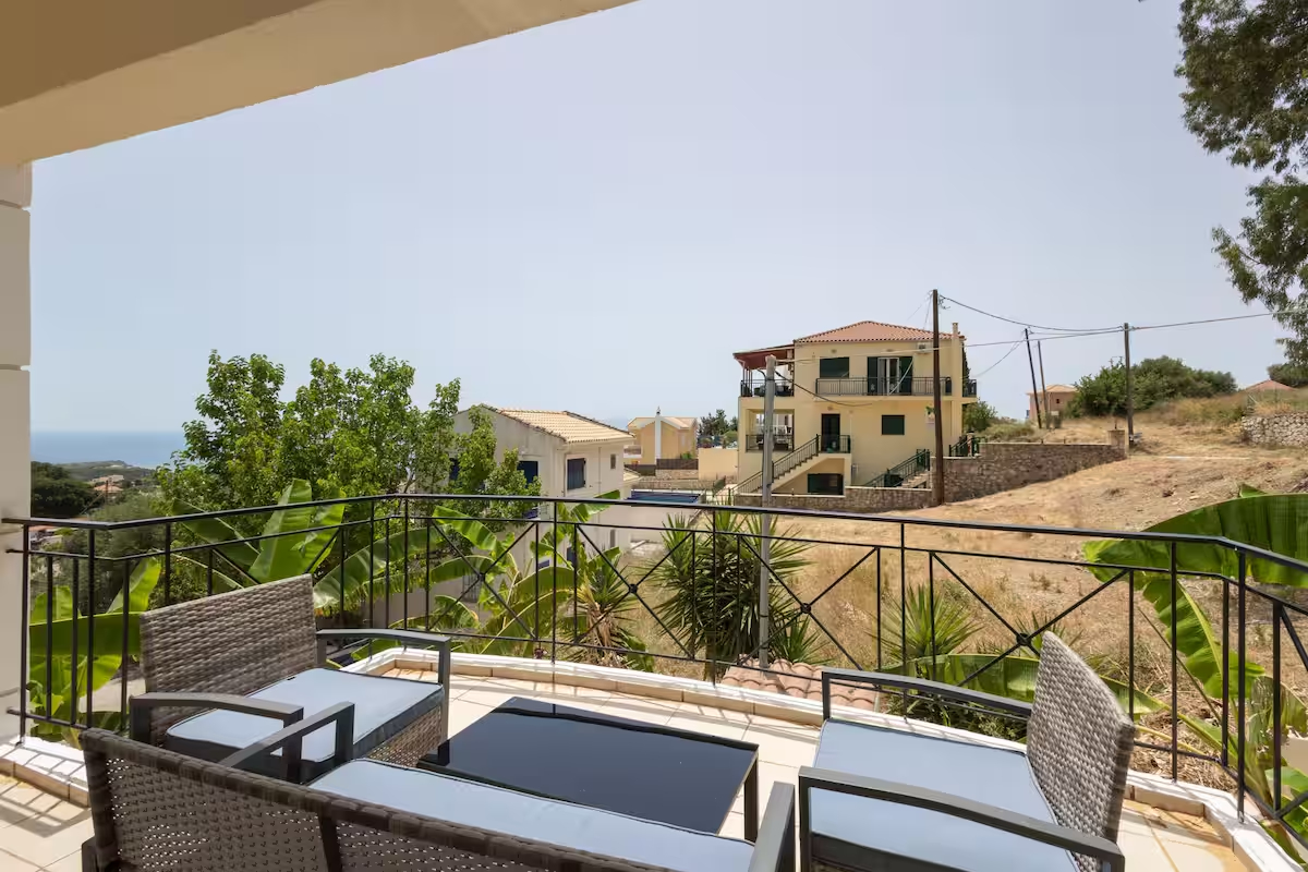 Sea view balcony at Paris' House in Ratzakli